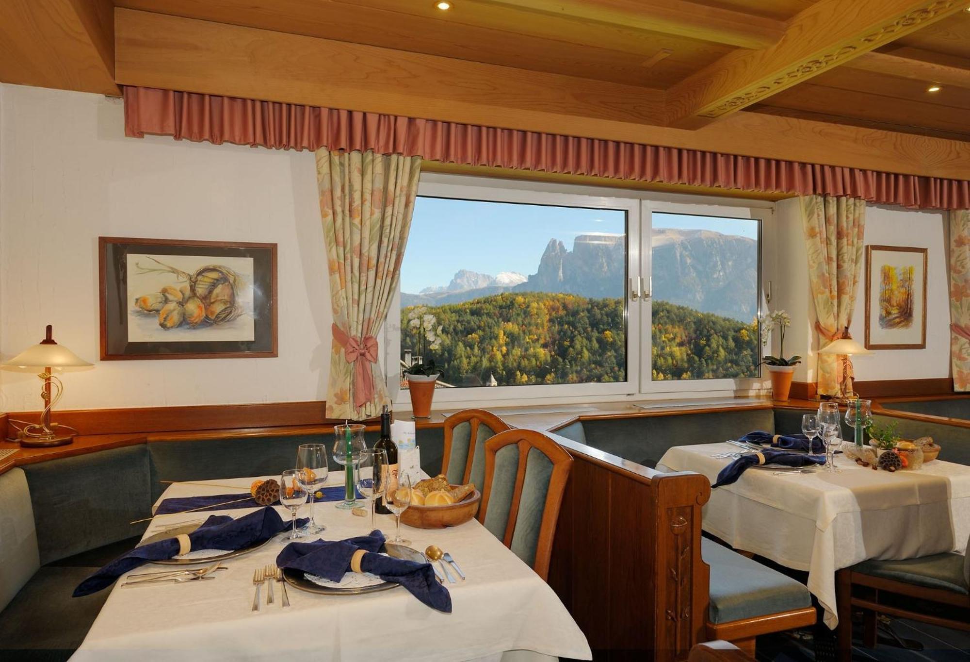 Hotel Dolomitenblick コッラルボ エクステリア 写真