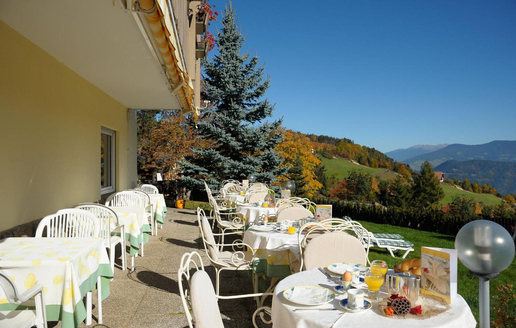 Hotel Dolomitenblick コッラルボ エクステリア 写真